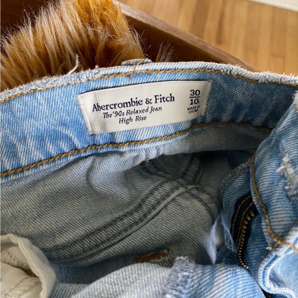 Abercrombie High Waist 90s Relaxed Jean